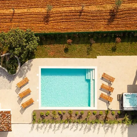 Rozhica Villa