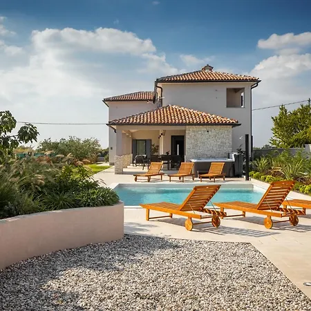 Rozhica Villa