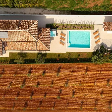 Rozhica Villa